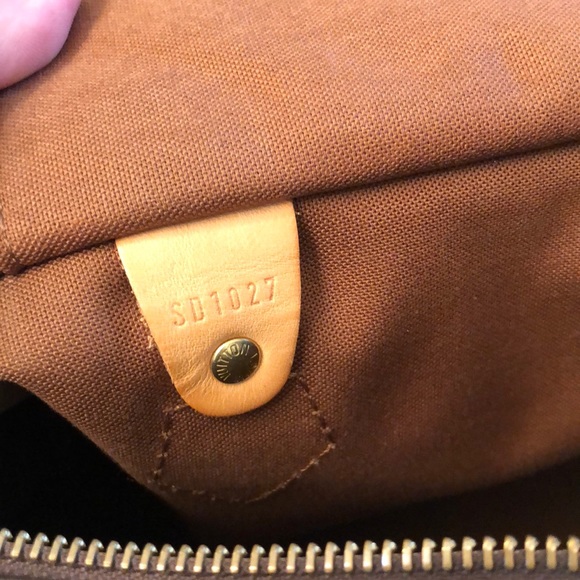 Louis Vuitton Authentic “Speedy 30” Handbag - Picture 7 of 7